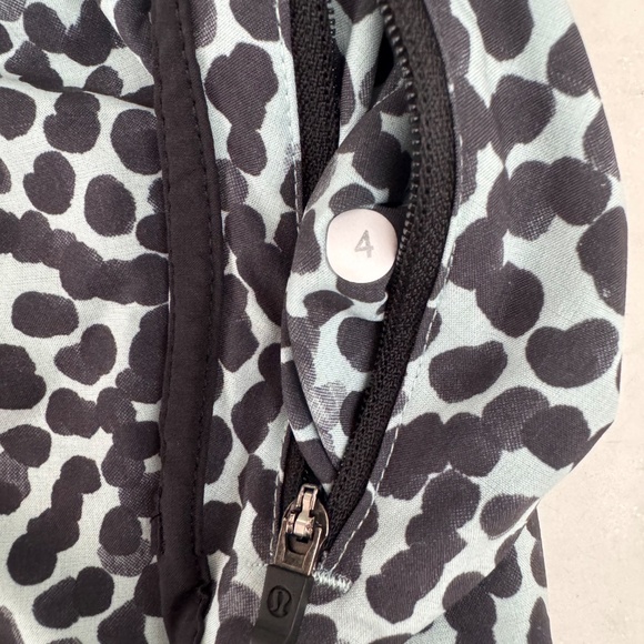 Lululemon Tracker Short III *4-way Stretch - Picture 4 of 4